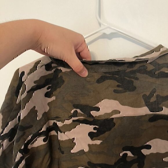 STORIA Brown Black Tan Camo Camouflage Short Sleeve Tie Button Down Crop Top M - Picture 12 of 12